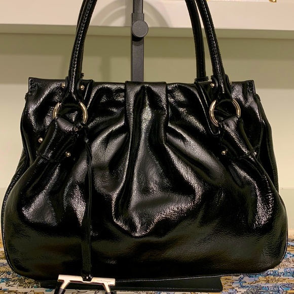 🔥Ferragamo Gancini Black Patent Leather Handbag🔥 - Picture 3 of 15